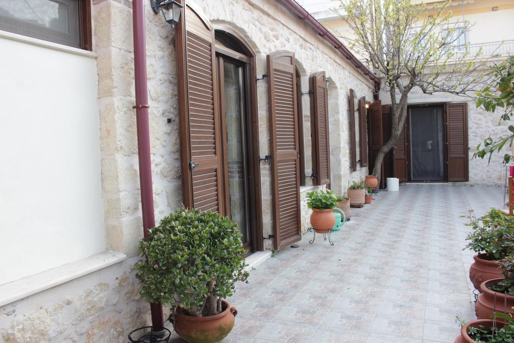 Artemisia Traditional Home Choudetsi Esterno foto