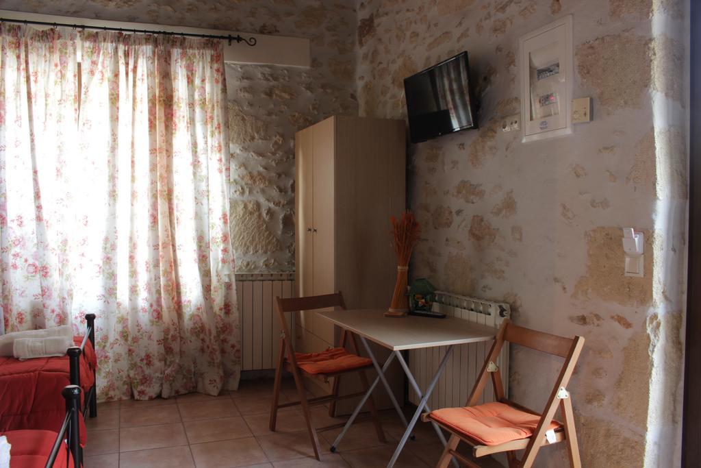 Artemisia Traditional Home Choudetsi Esterno foto